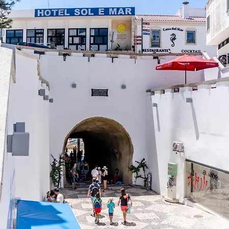 - Old Town 阿尔布费拉